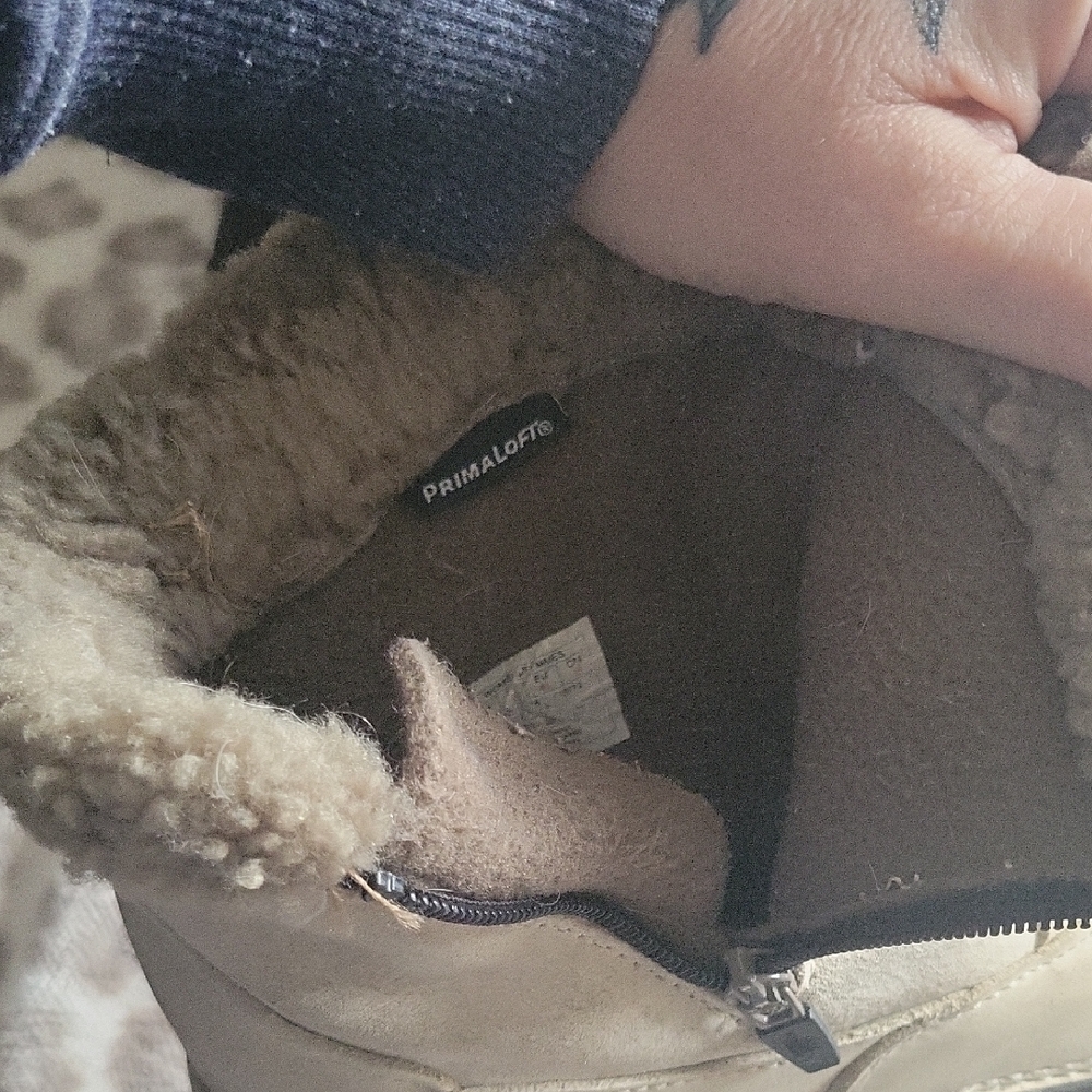 The North Face Beige and Black Snow Boots - Picture 7 of 7